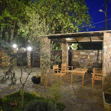 Santa Marina Guesthouse Káto Loutrákion Exterior foto