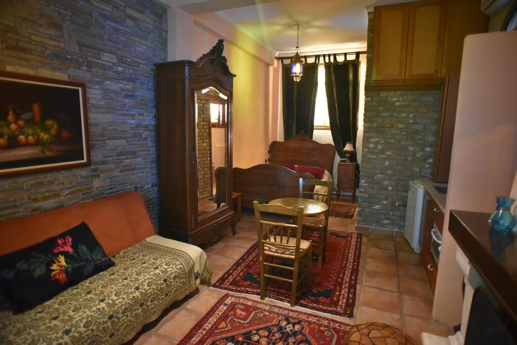 Santa Marina Guesthouse Káto Loutrákion Exterior foto
