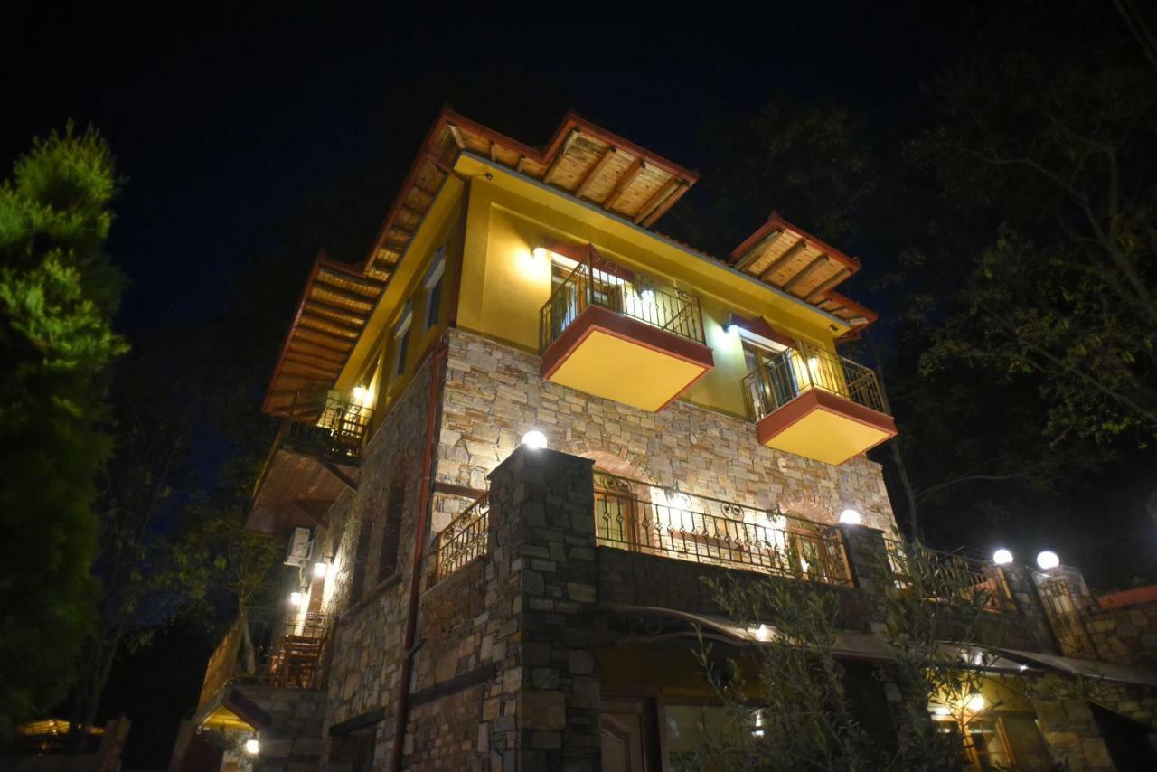 Santa Marina Guesthouse Káto Loutrákion Exterior foto