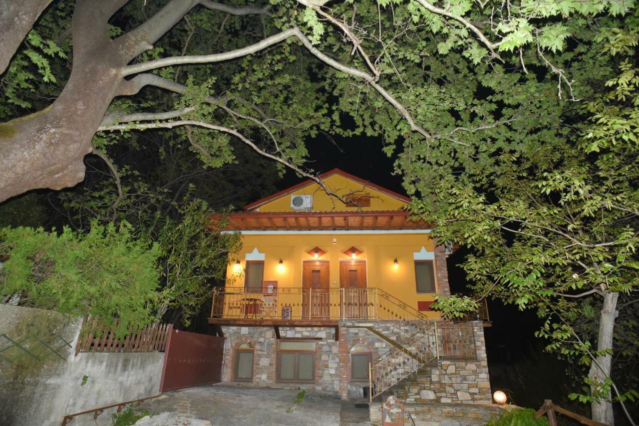 Santa Marina Guesthouse Káto Loutrákion Exterior foto