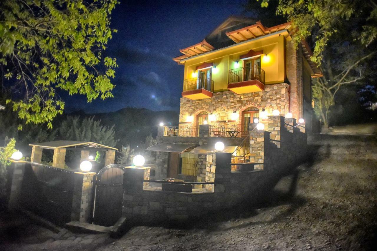 Santa Marina Guesthouse Káto Loutrákion Exterior foto